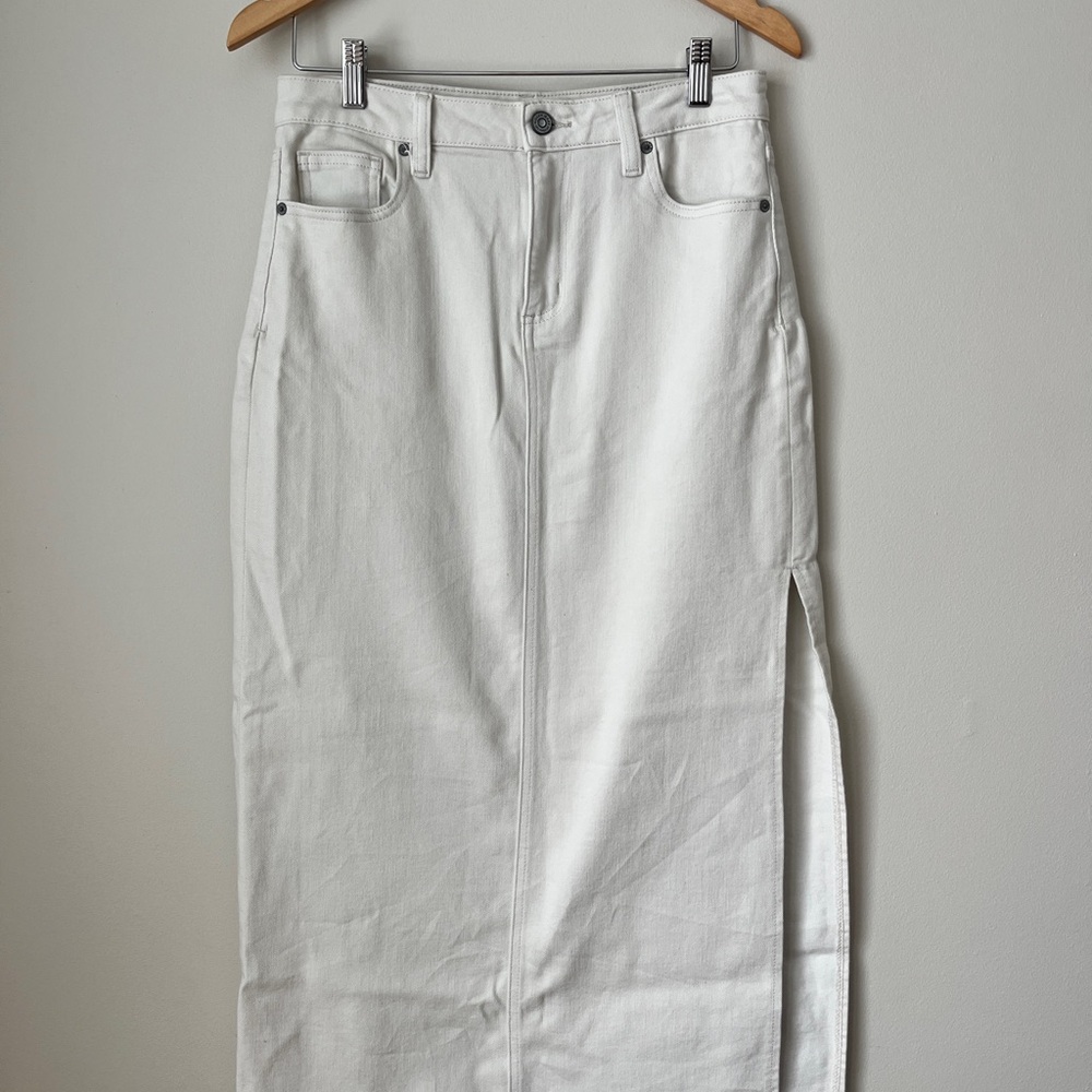 Elegant White Denim Skirt
